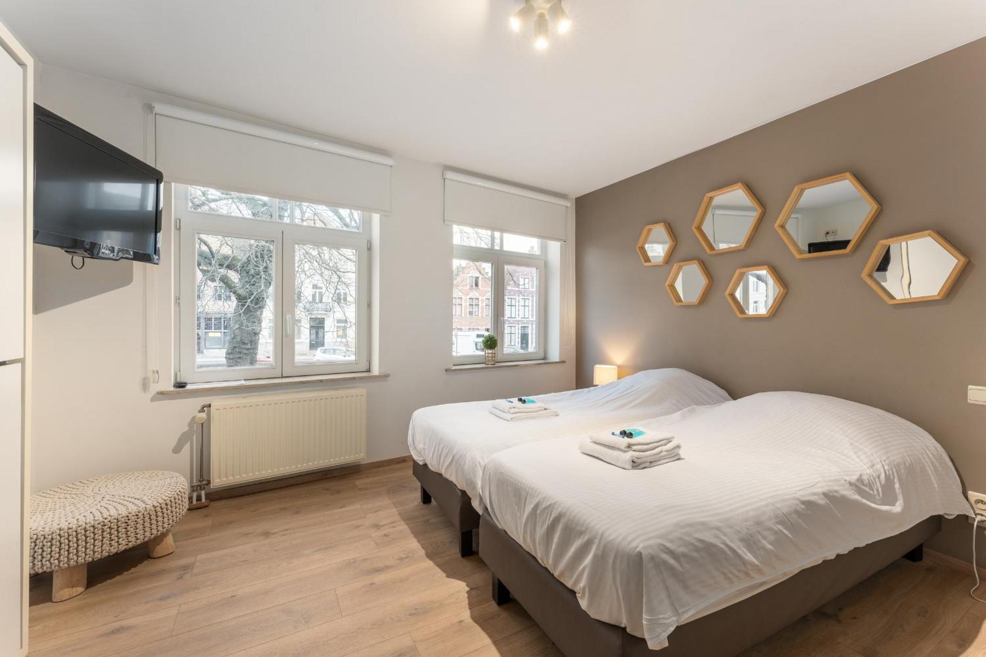 Brugse Charme Huis Met Tuin Aan Het Water 8P Брюгге Экстерьер фото
